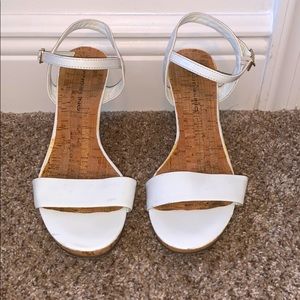 Bandolino White Wedges